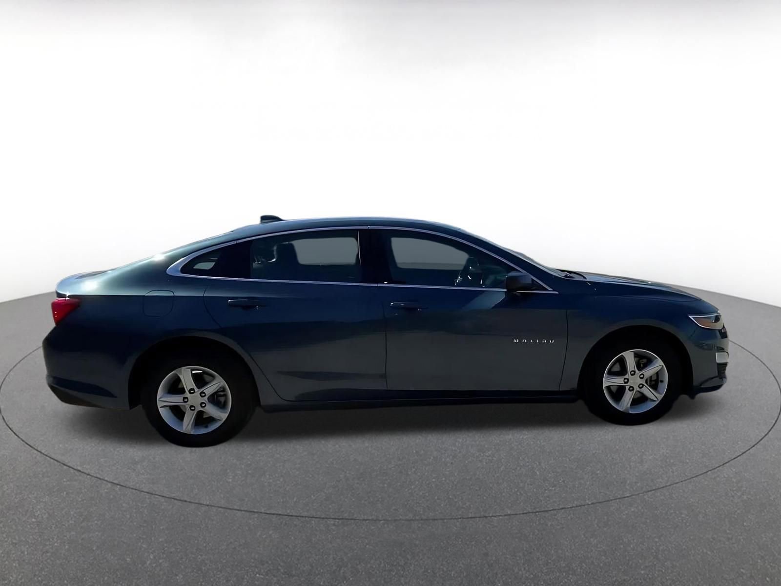 Thumbnail: 2024 Chevrolet Malibu - 16