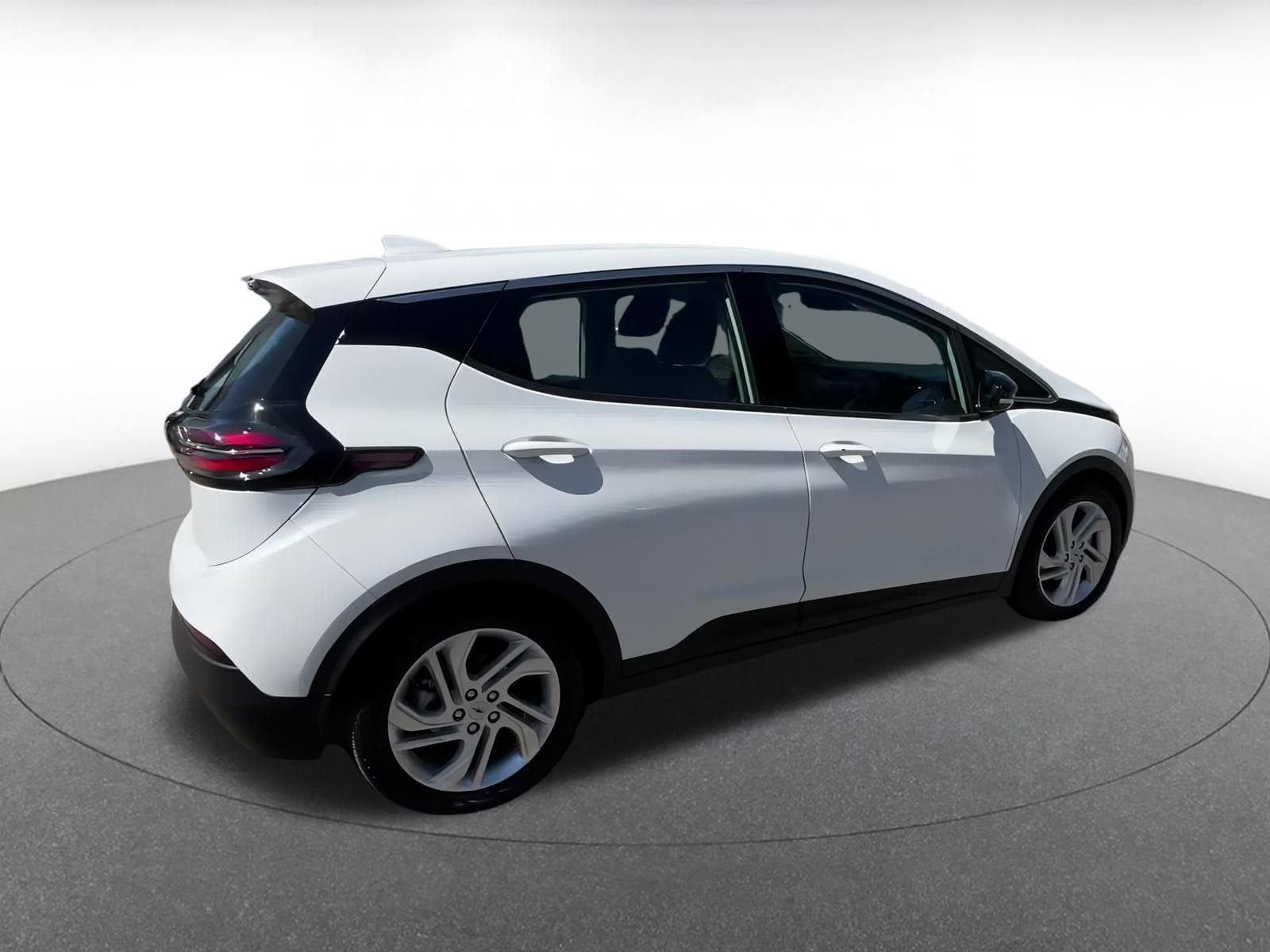 Thumbnail: 2023 Chevrolet Bolt EV - 15