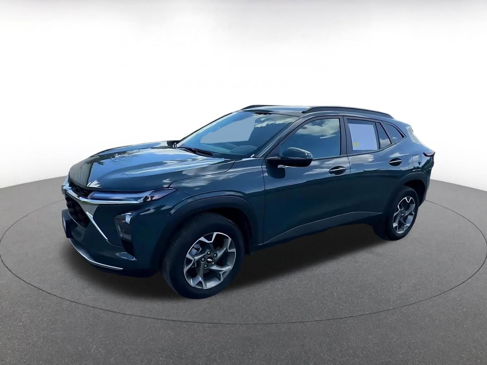 Thumbnail: 2025 Chevrolet Trax - 8