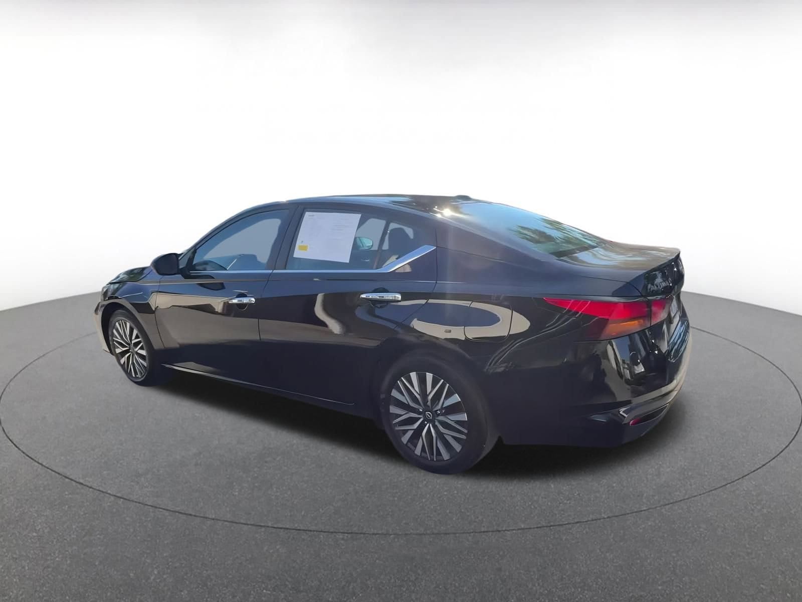 Thumbnail: 2024 Nissan Altima - 10