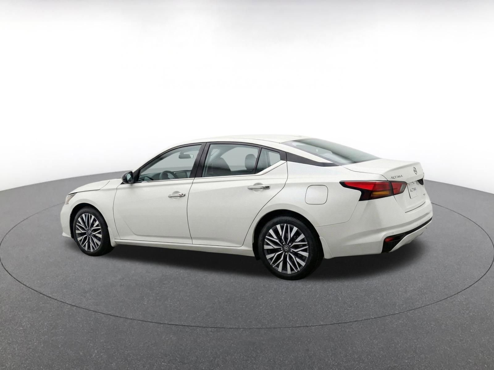 Thumbnail: 2025 Nissan Altima - 7