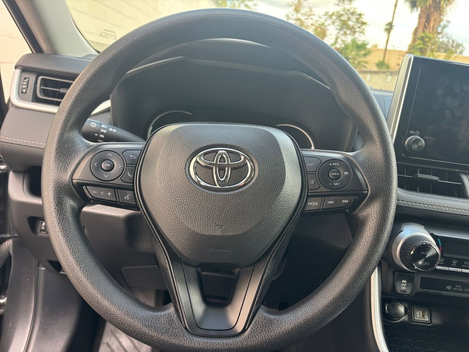 Thumbnail: 2025 Toyota RAV4 - 28