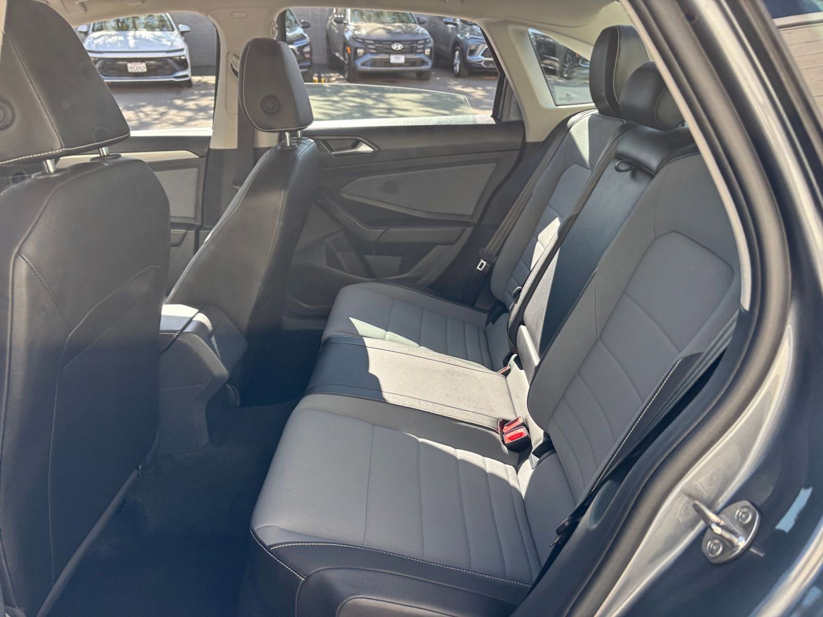 Thumbnail: 2025 Volkswagen Jetta - 25