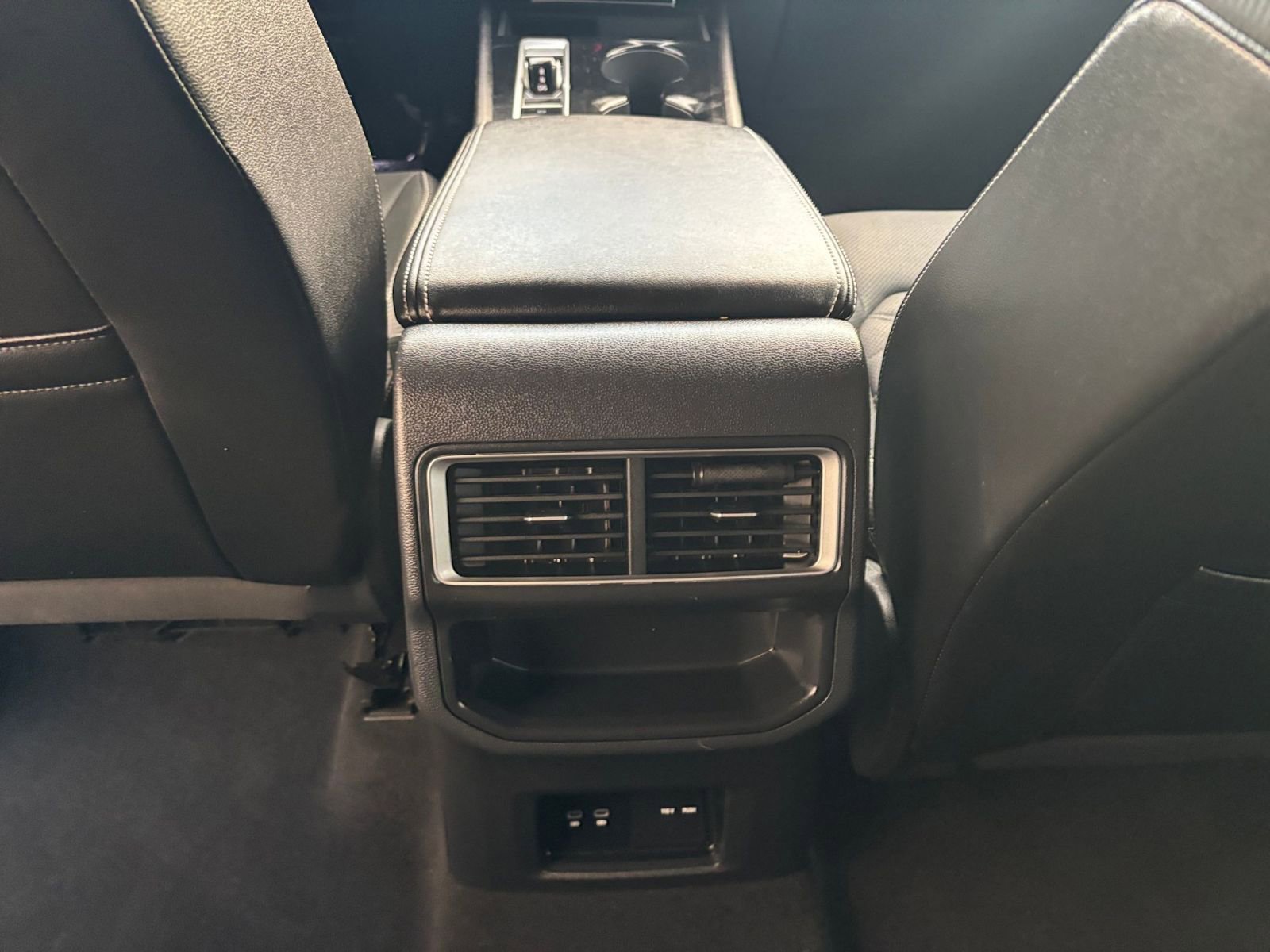 Thumbnail: 2025 Volkswagen Atlas - 24