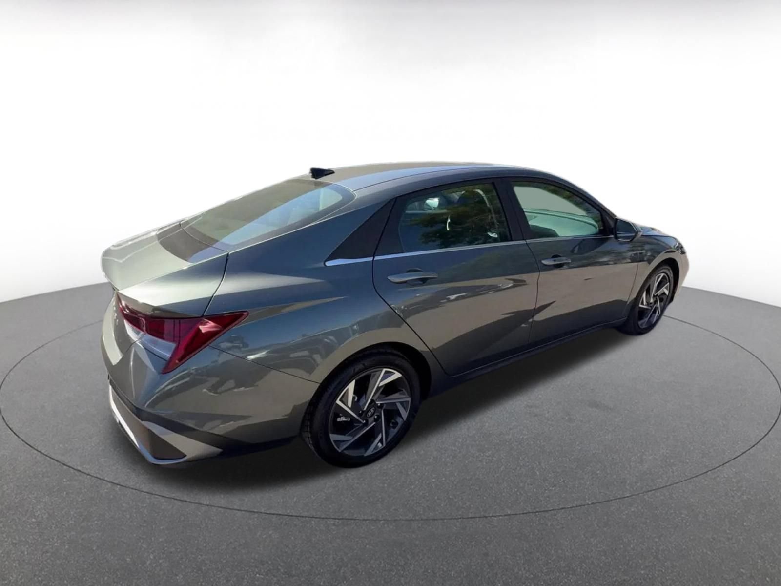 Thumbnail: 2025 Hyundai Elantra - 15