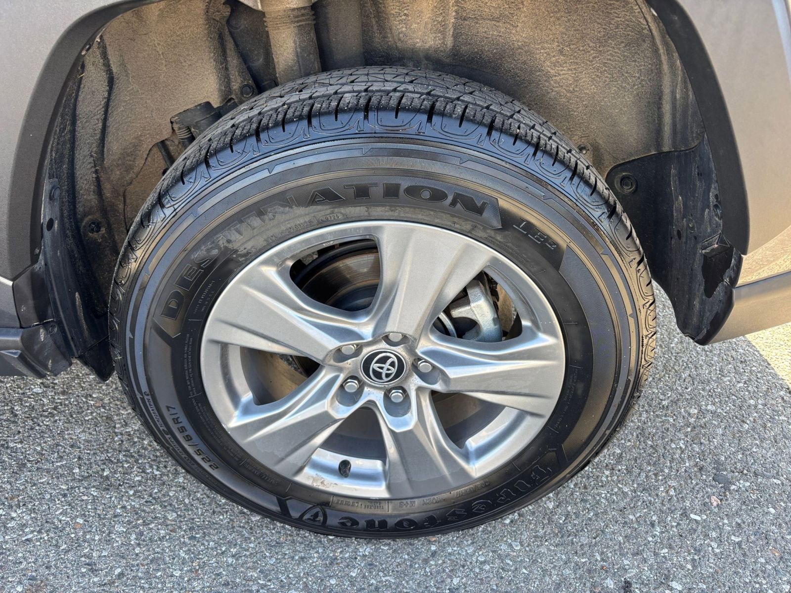 Thumbnail: 2025 Toyota RAV4 - 31