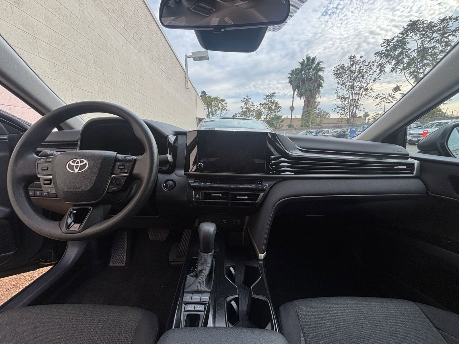 Thumbnail: 2025 Toyota Camry - 33