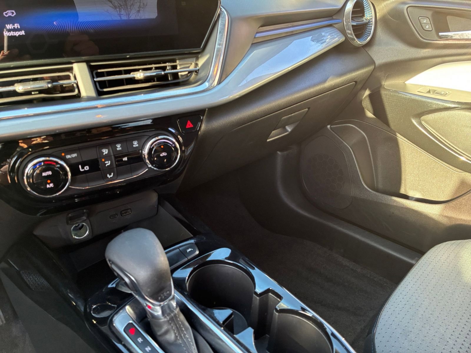 Thumbnail: 2025 Chevrolet Trax - 35