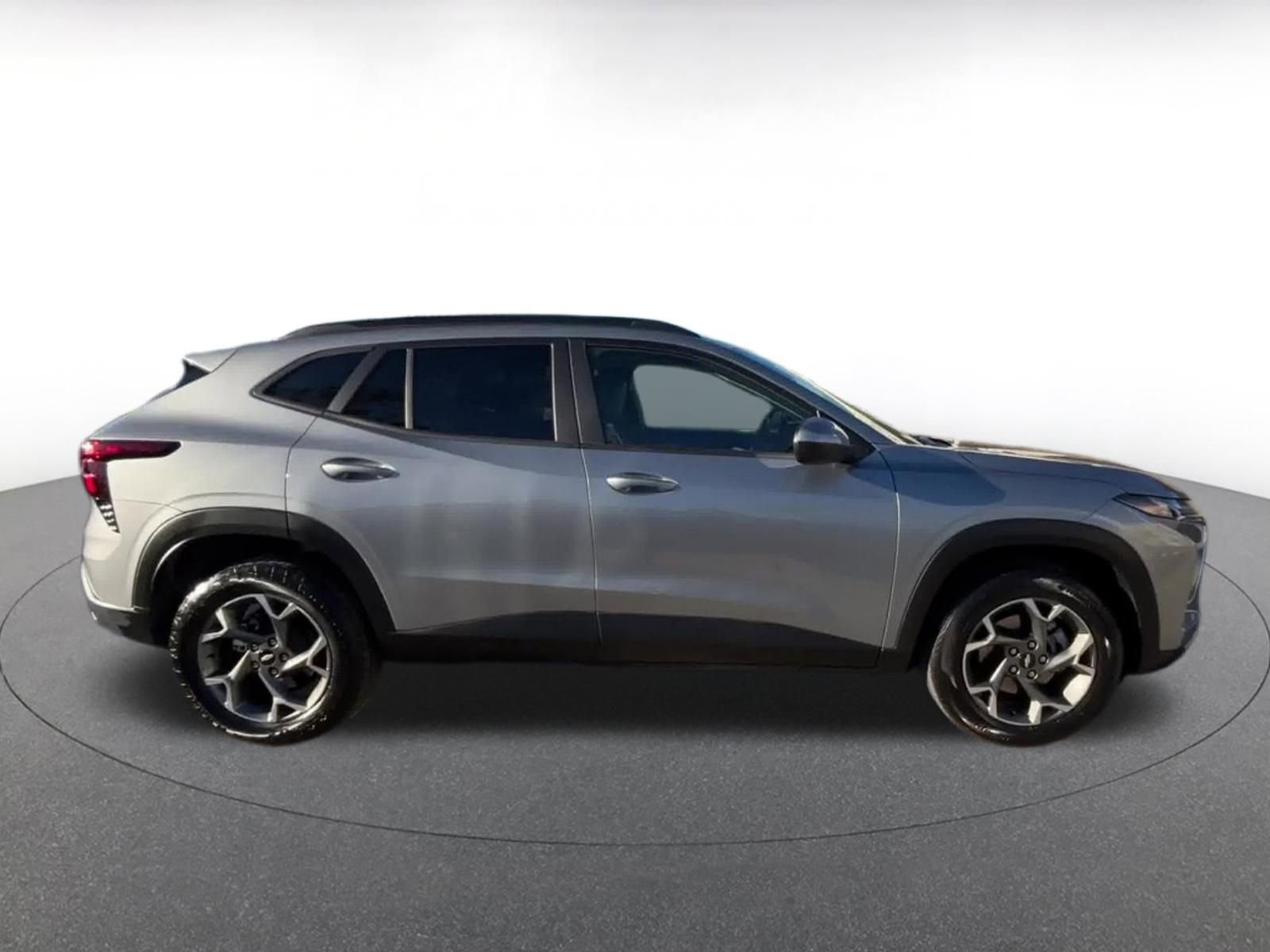 Thumbnail: 2025 Chevrolet Trax - 16