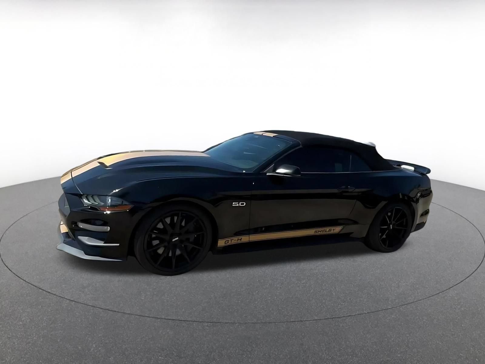 Thumbnail: 2022 Ford Mustang - 7