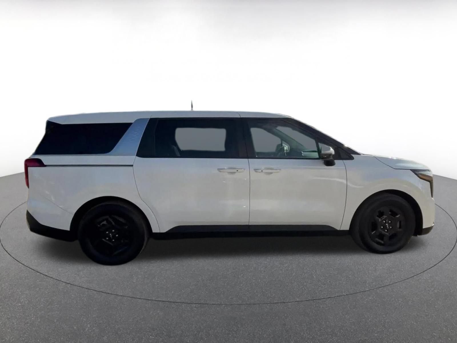 Thumbnail: 2026 Kia Carnival - 16