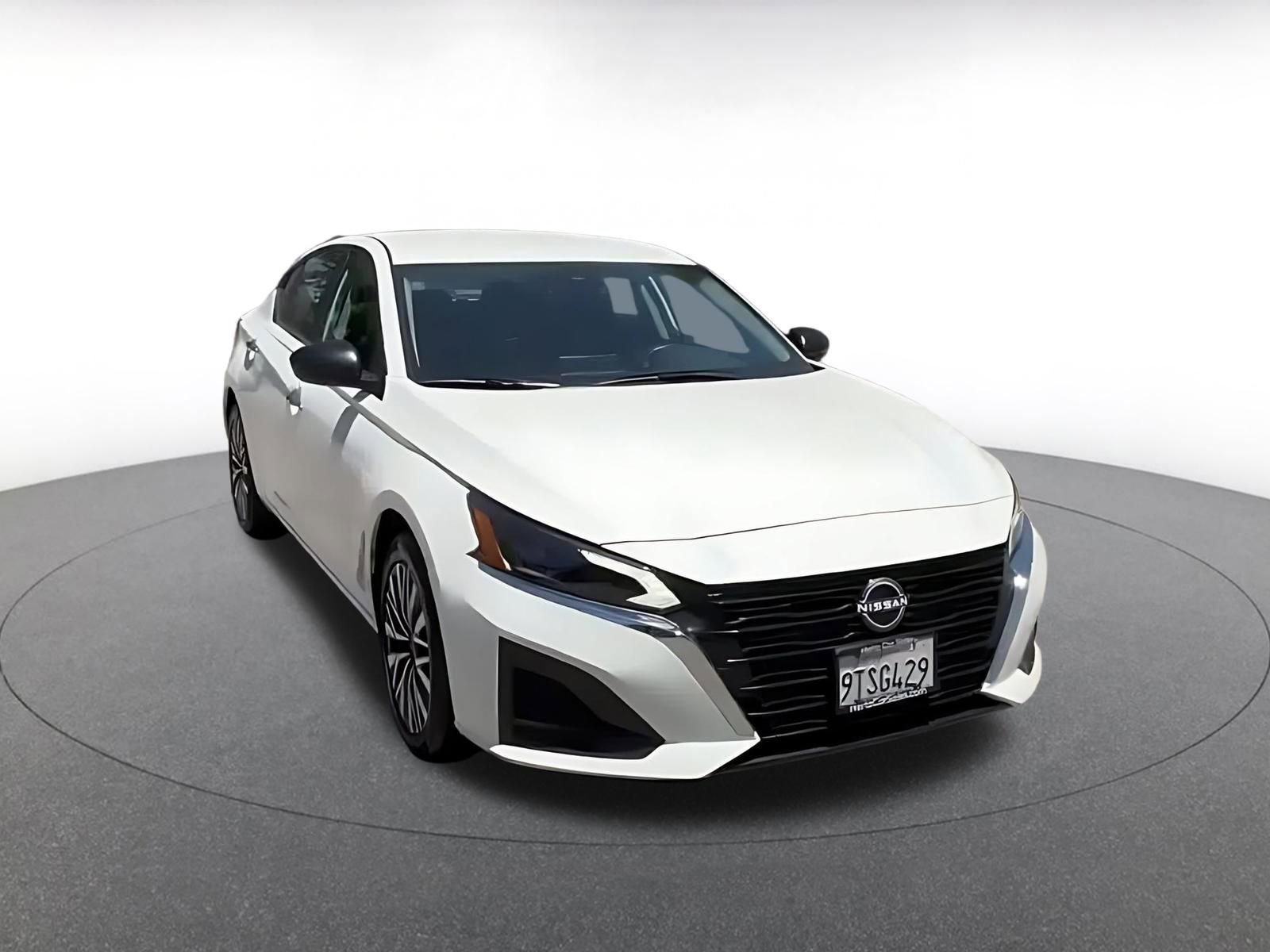 Thumbnail: 2025 Nissan Altima - 3