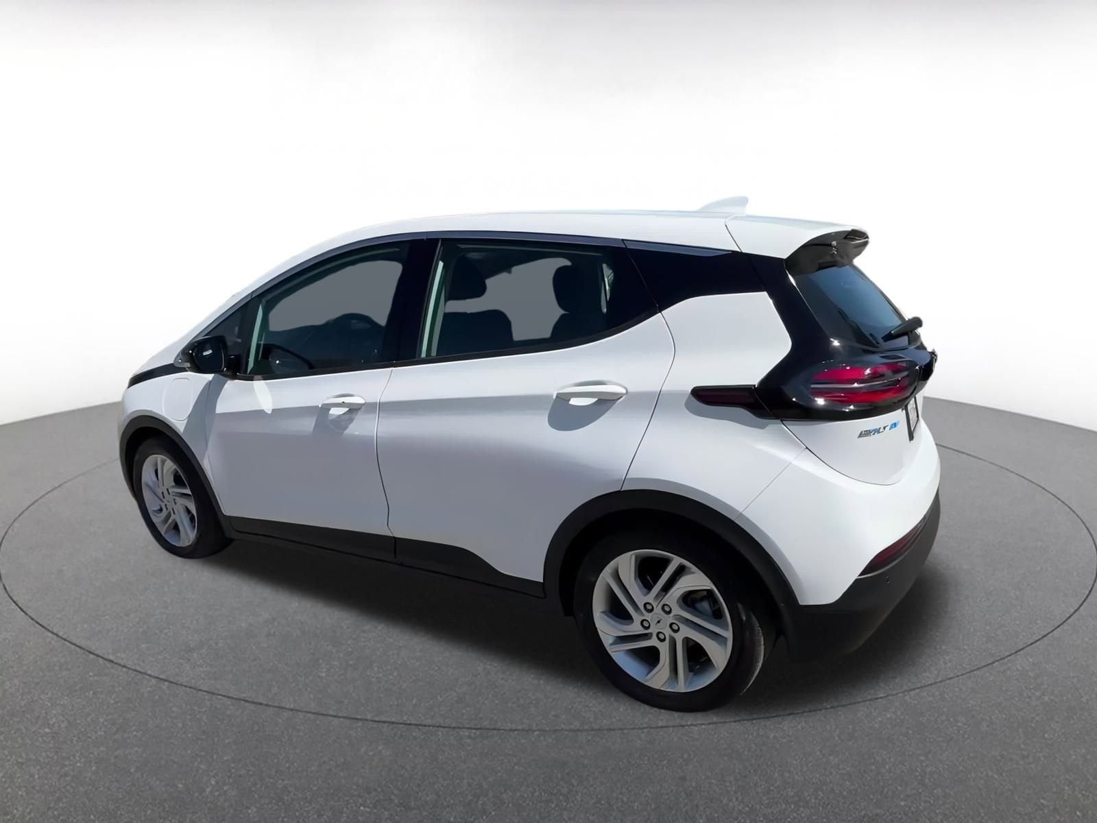 Thumbnail: 2023 Chevrolet Bolt EV - 10