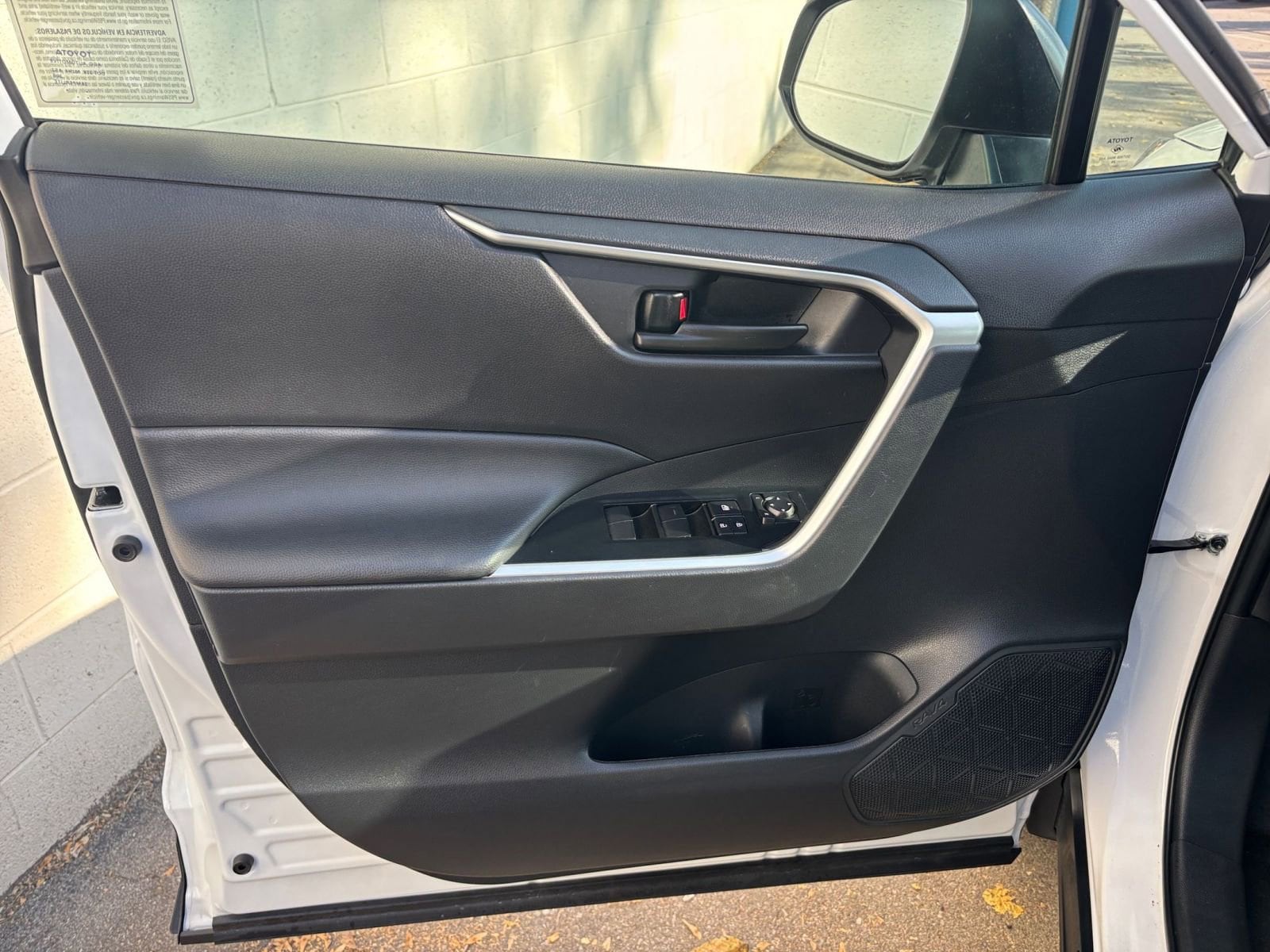 Thumbnail: 2025 Toyota RAV4 - 20