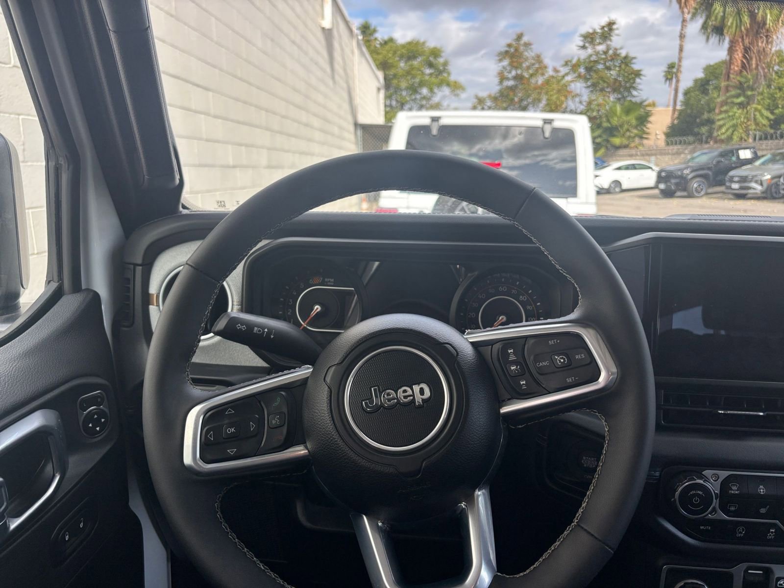 Thumbnail: 2025 Jeep Wrangler - 34