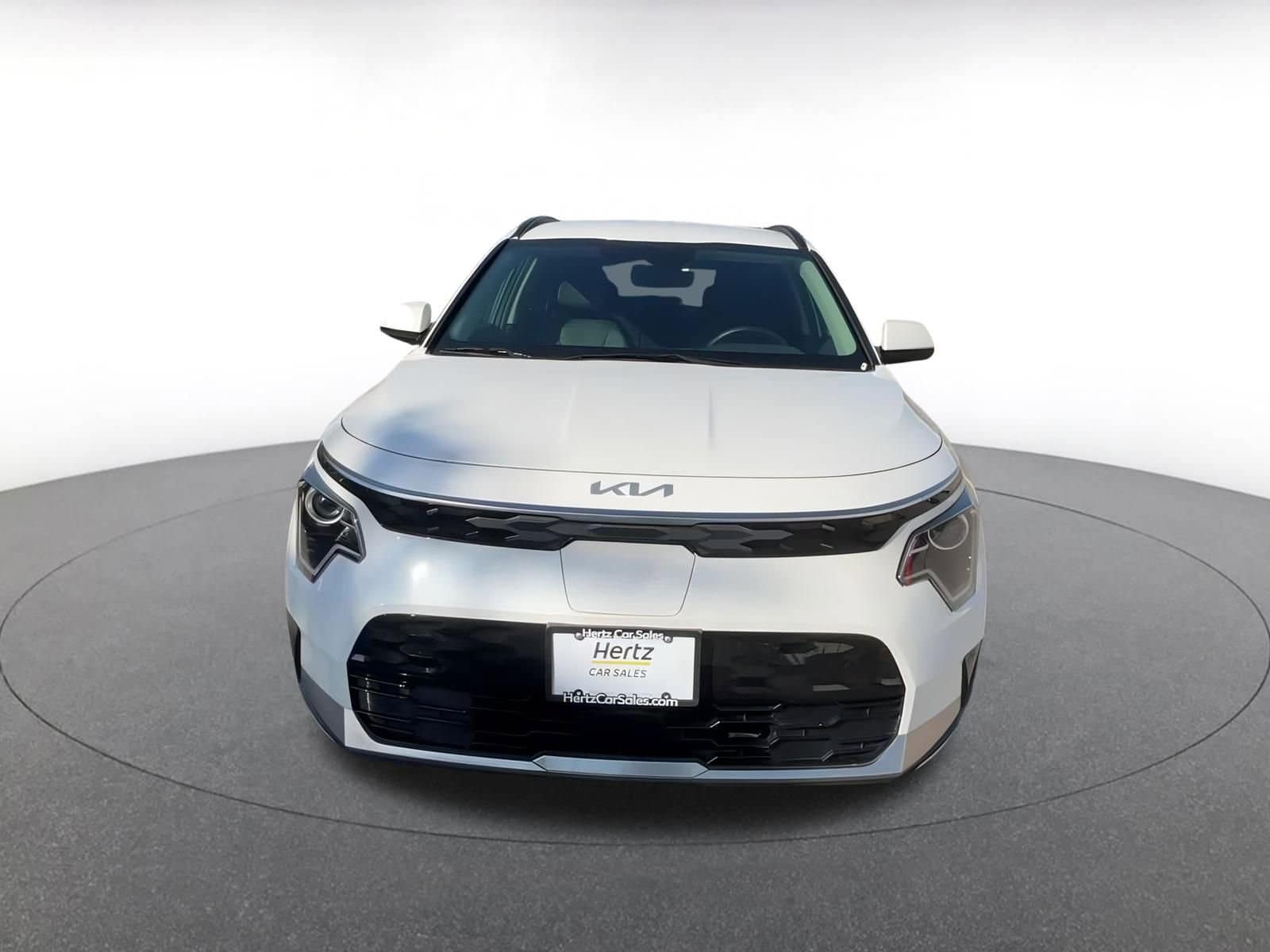Thumbnail: 2023 Kia Niro - 4