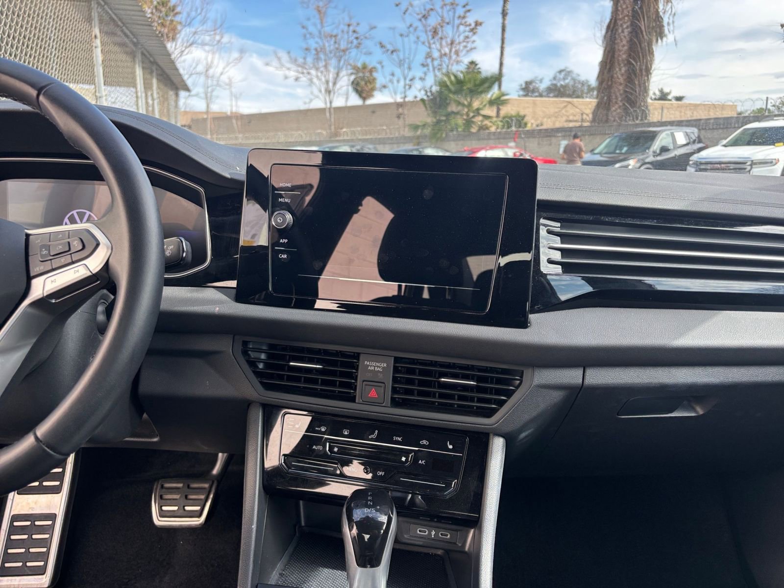 Thumbnail: 2025 Volkswagen Jetta - 17