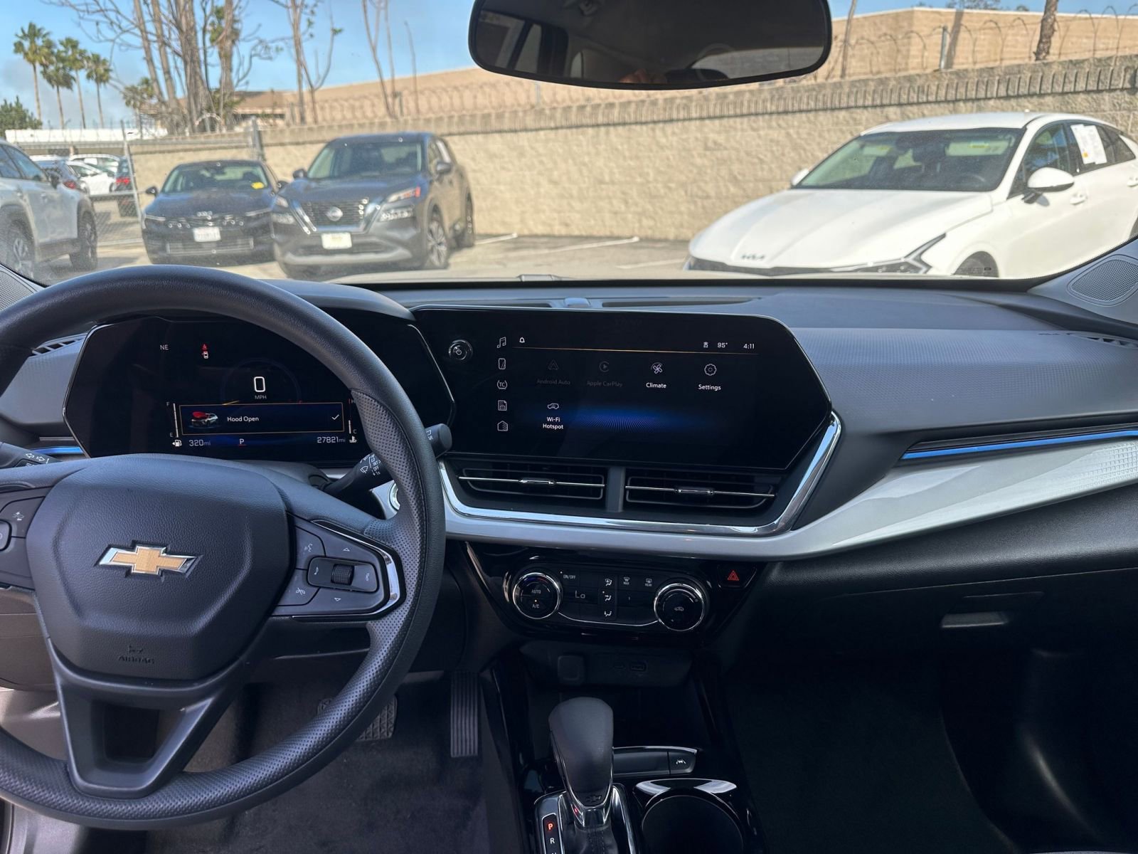 Thumbnail: 2025 Chevrolet Trax - 32