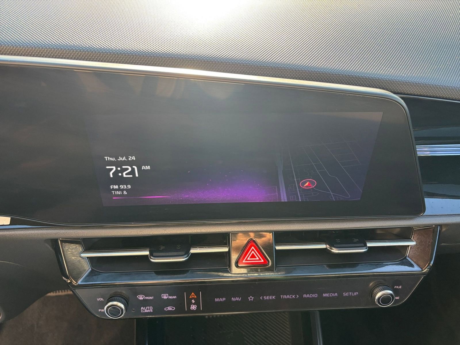 Thumbnail: 2023 Kia Niro - 26