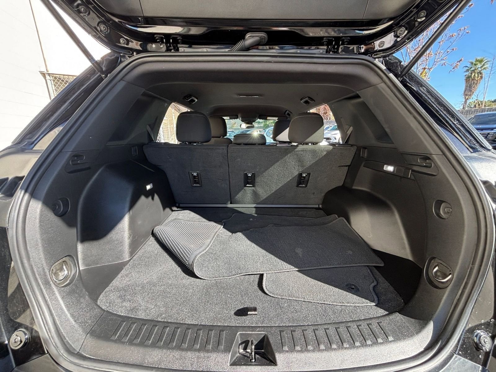 Thumbnail: 2025 Chevrolet Equinox - 31