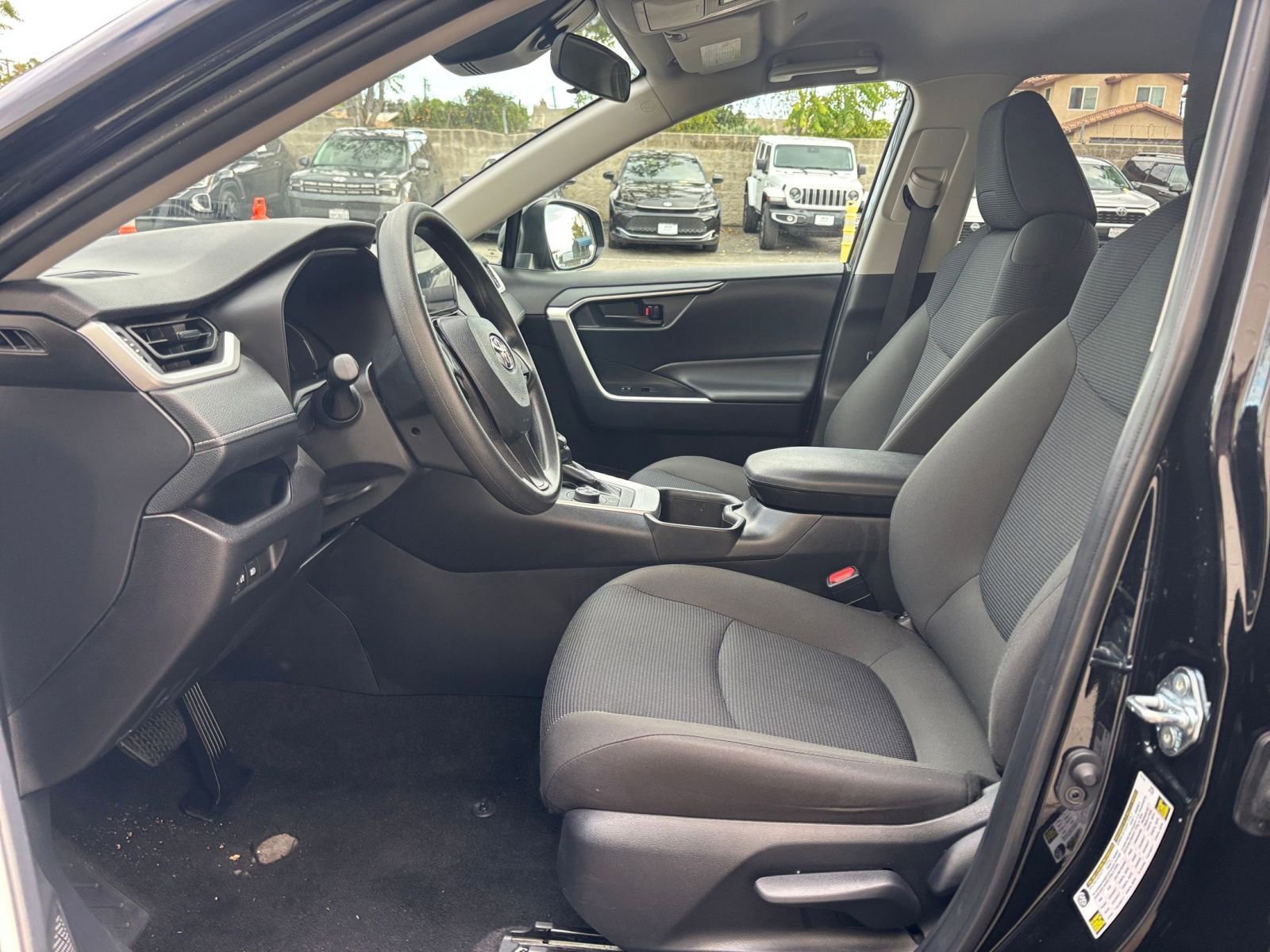 Thumbnail: 2025 Toyota RAV4 - 27