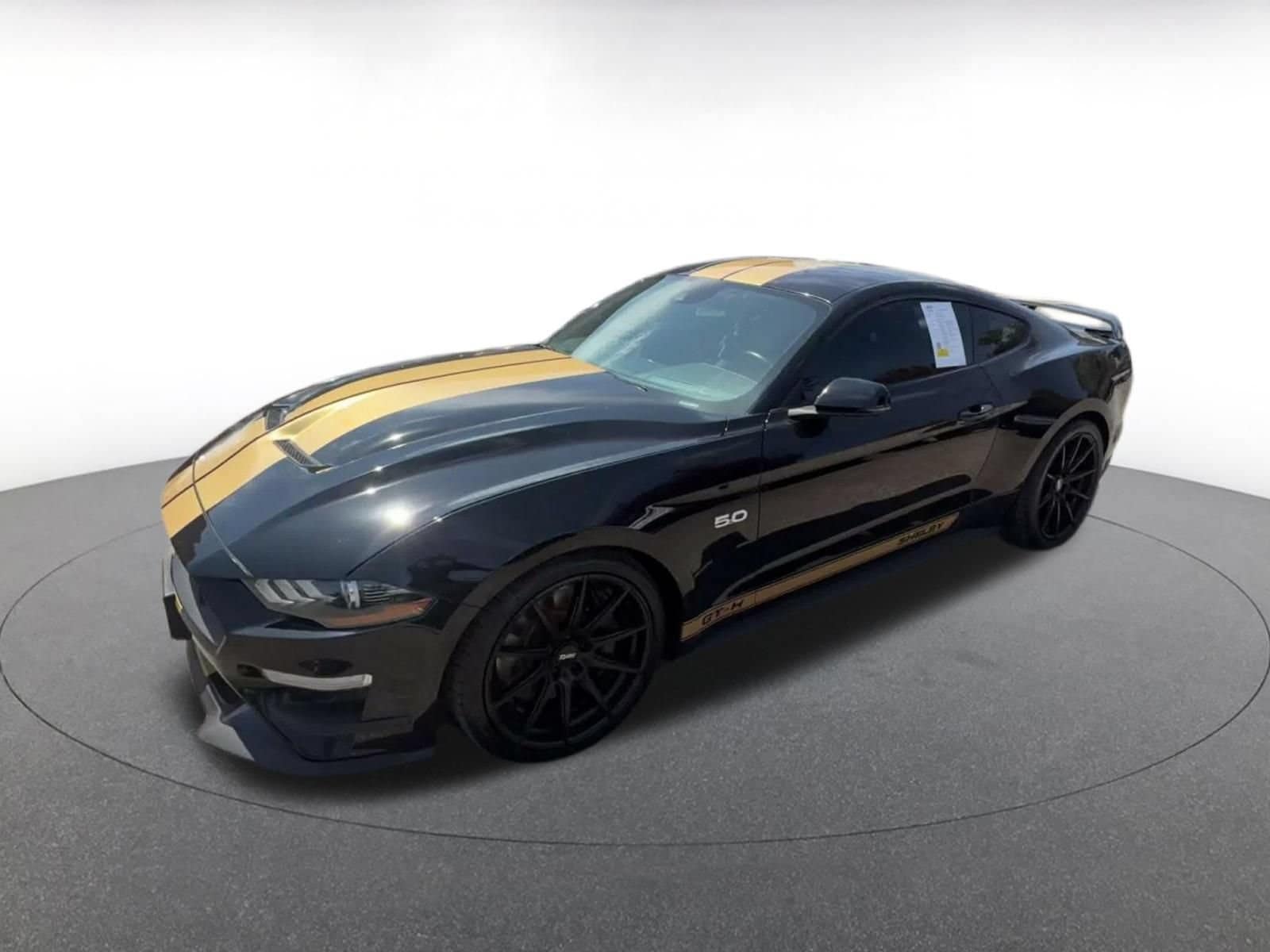 Thumbnail: 2022 Ford Mustang - 8