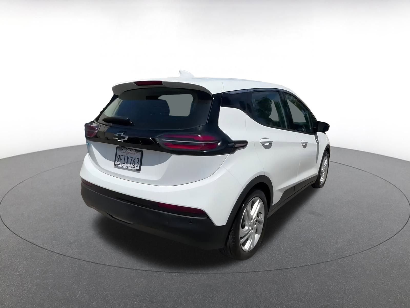 Thumbnail: 2023 Chevrolet Bolt EV - 15