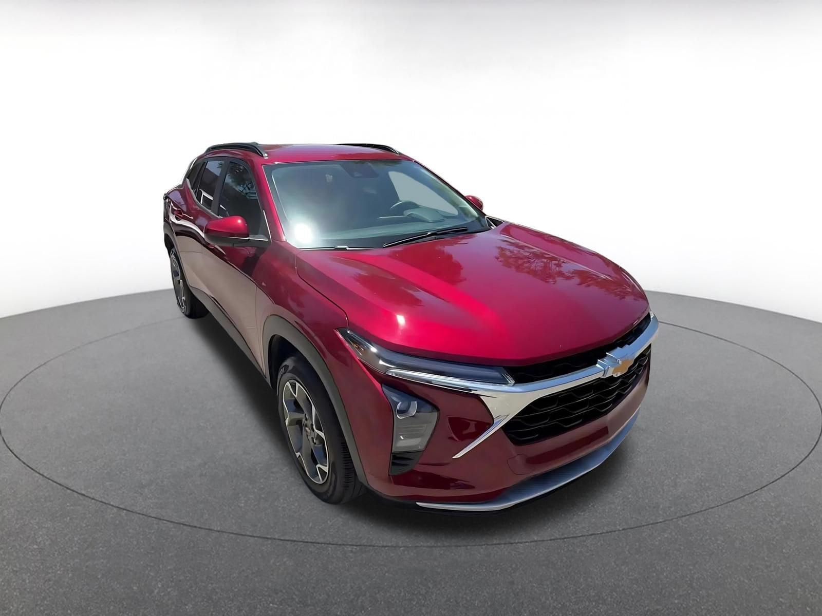Thumbnail: 2025 Chevrolet Trax - 3