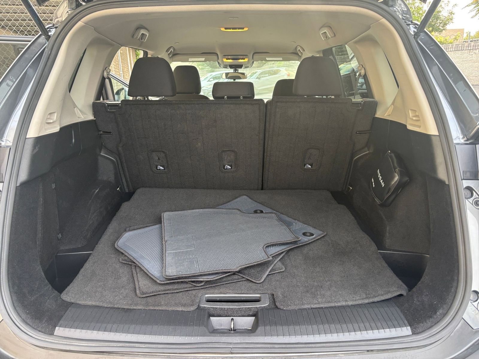 Thumbnail: 2023 Nissan Rogue - 32