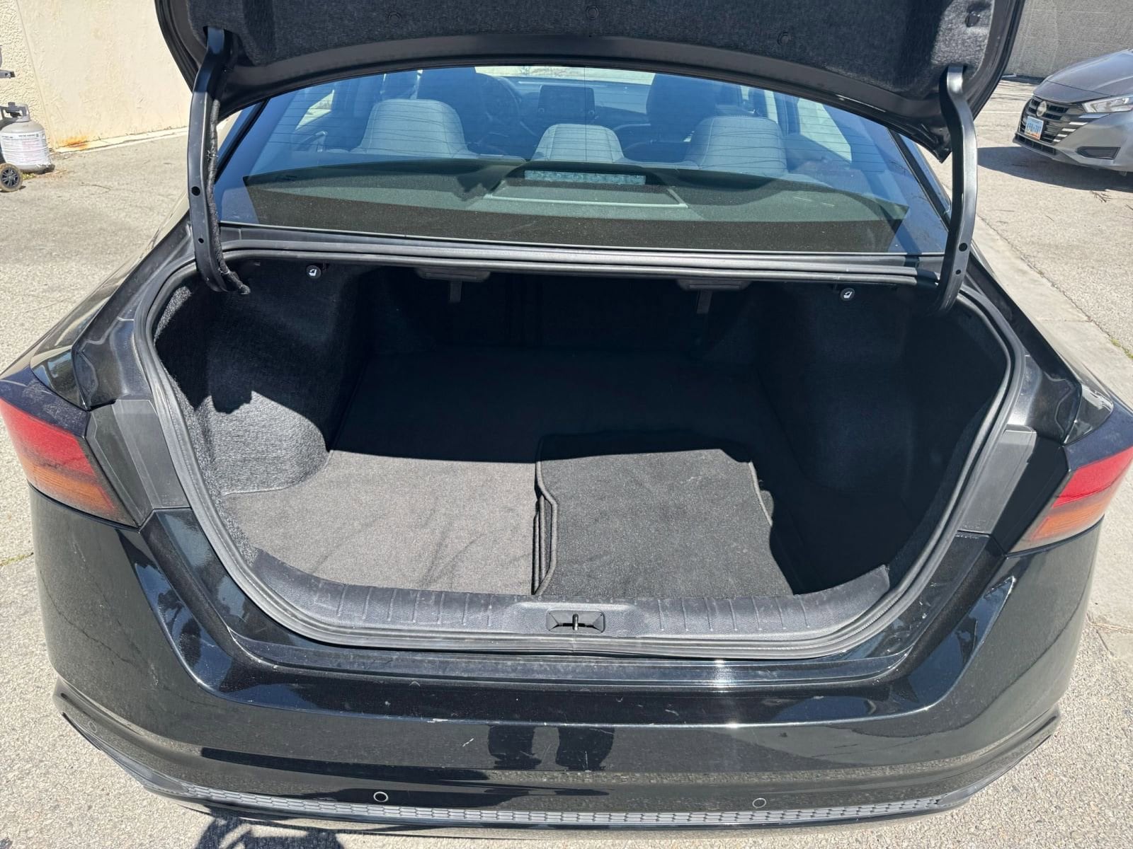 Thumbnail: 2025 Nissan Altima - 32