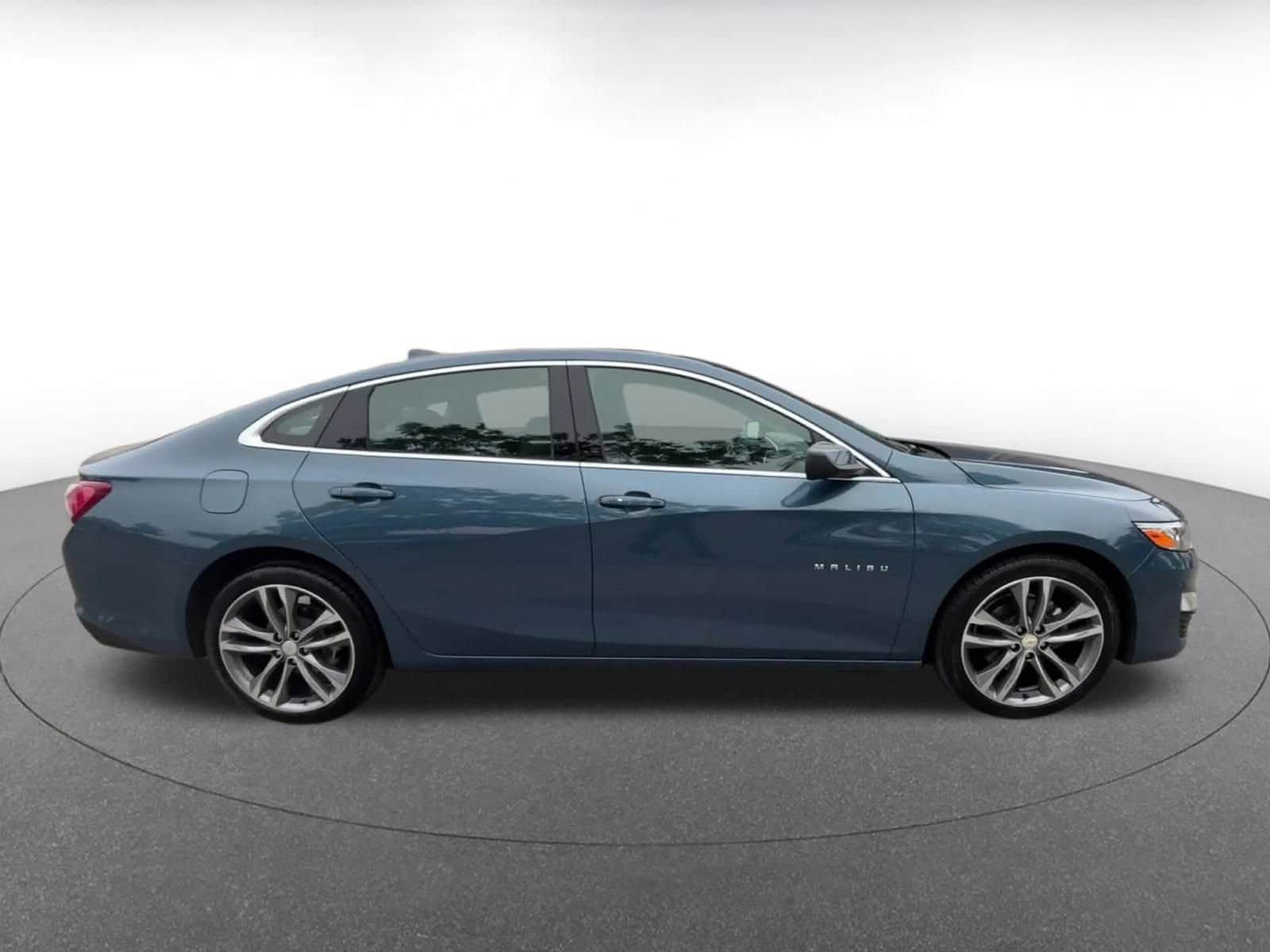 Thumbnail: 2024 Chevrolet Malibu - 16