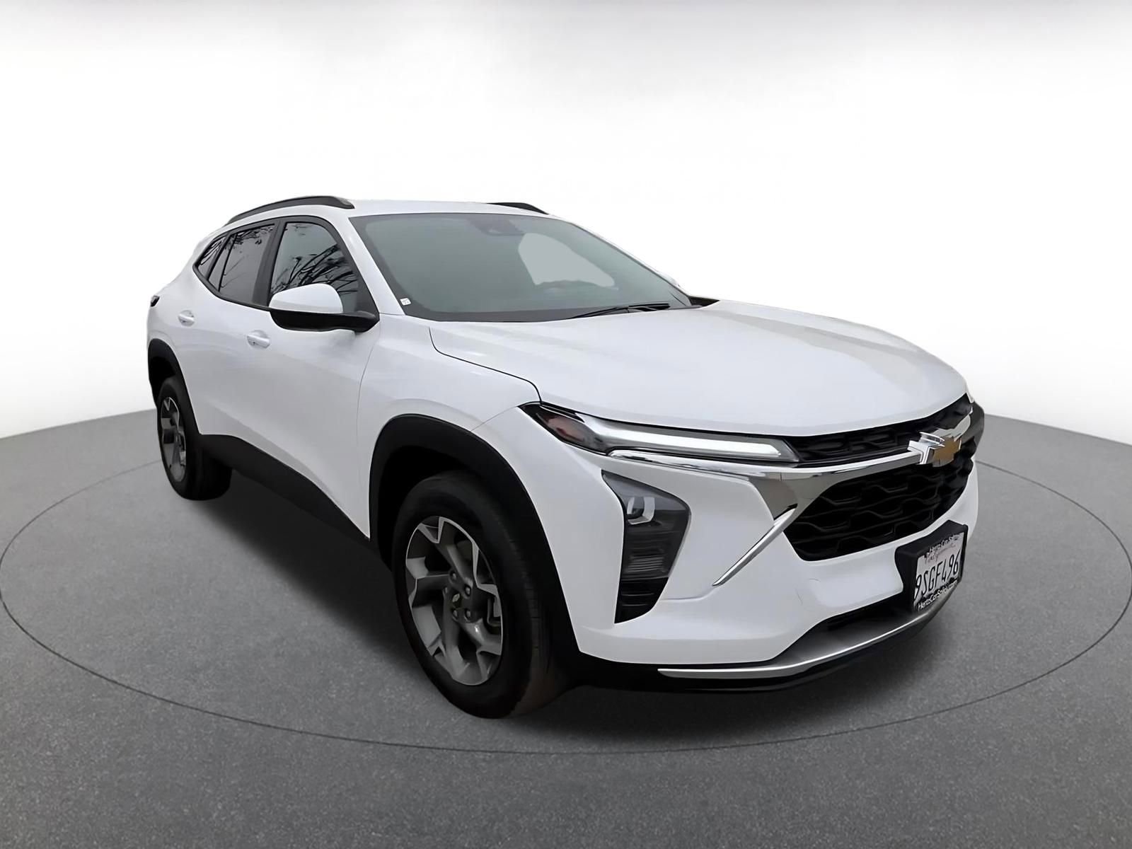 Thumbnail: 2025 Chevrolet Trax - 3