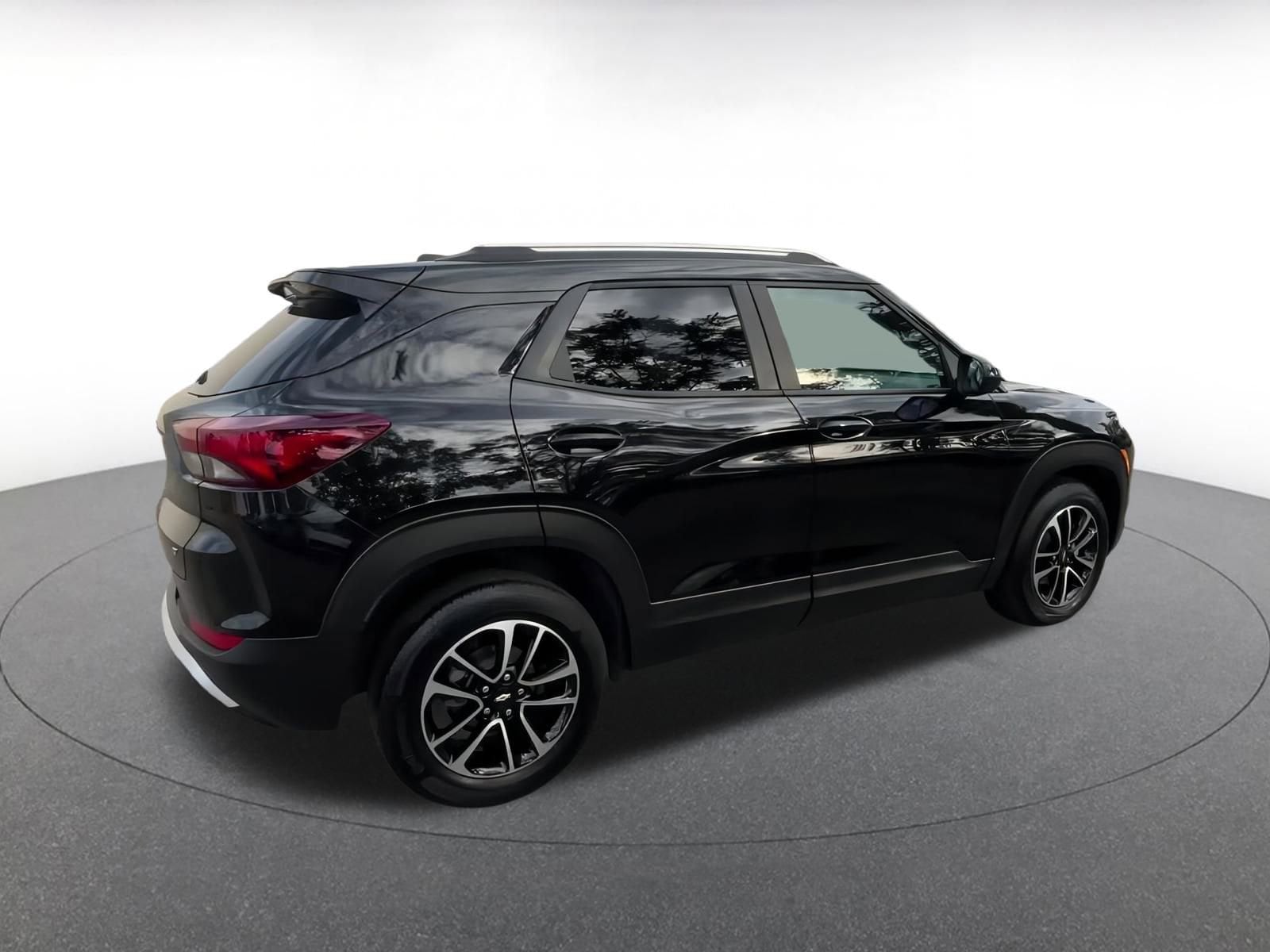 Thumbnail: 2025 Chevrolet TrailBlazer - 15