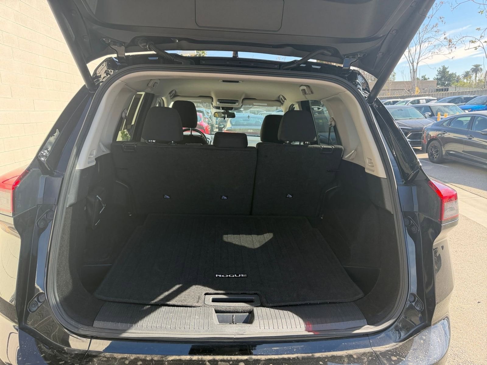 Thumbnail: 2025 Nissan Rogue - 33