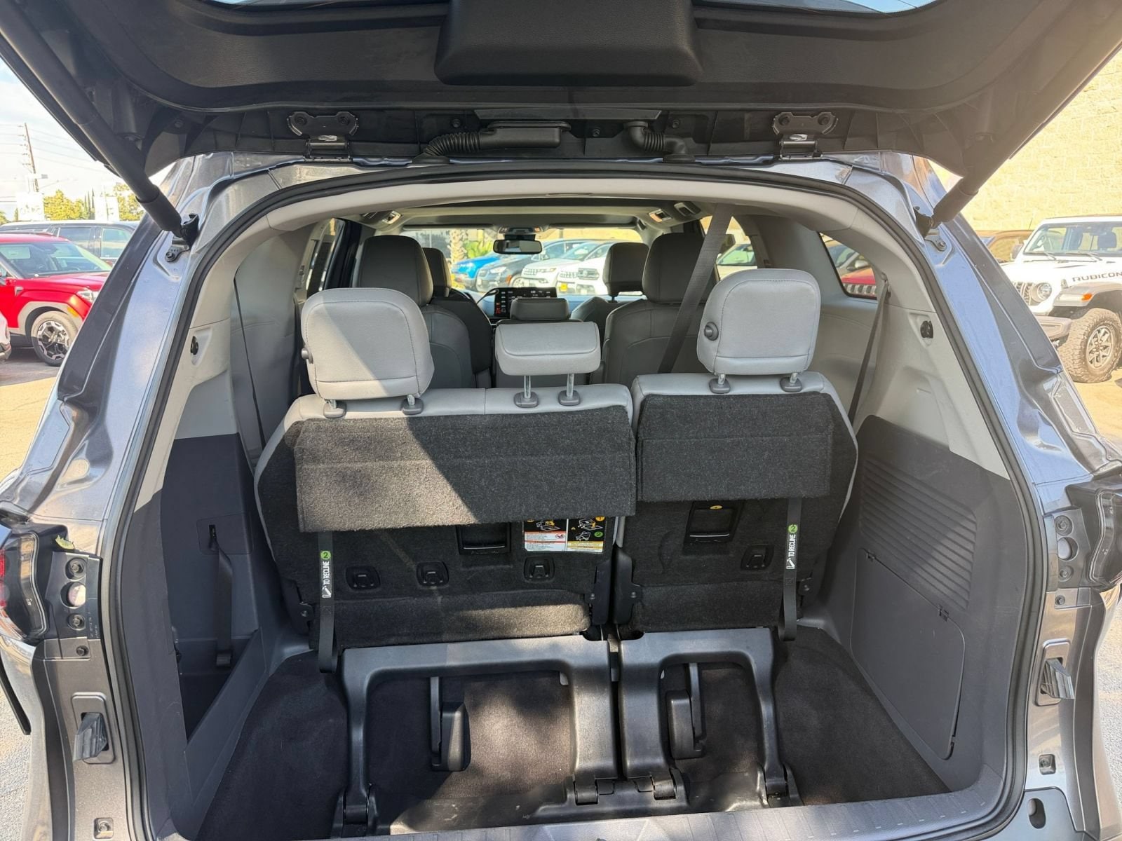 Thumbnail: 2024 Toyota Sienna - 33