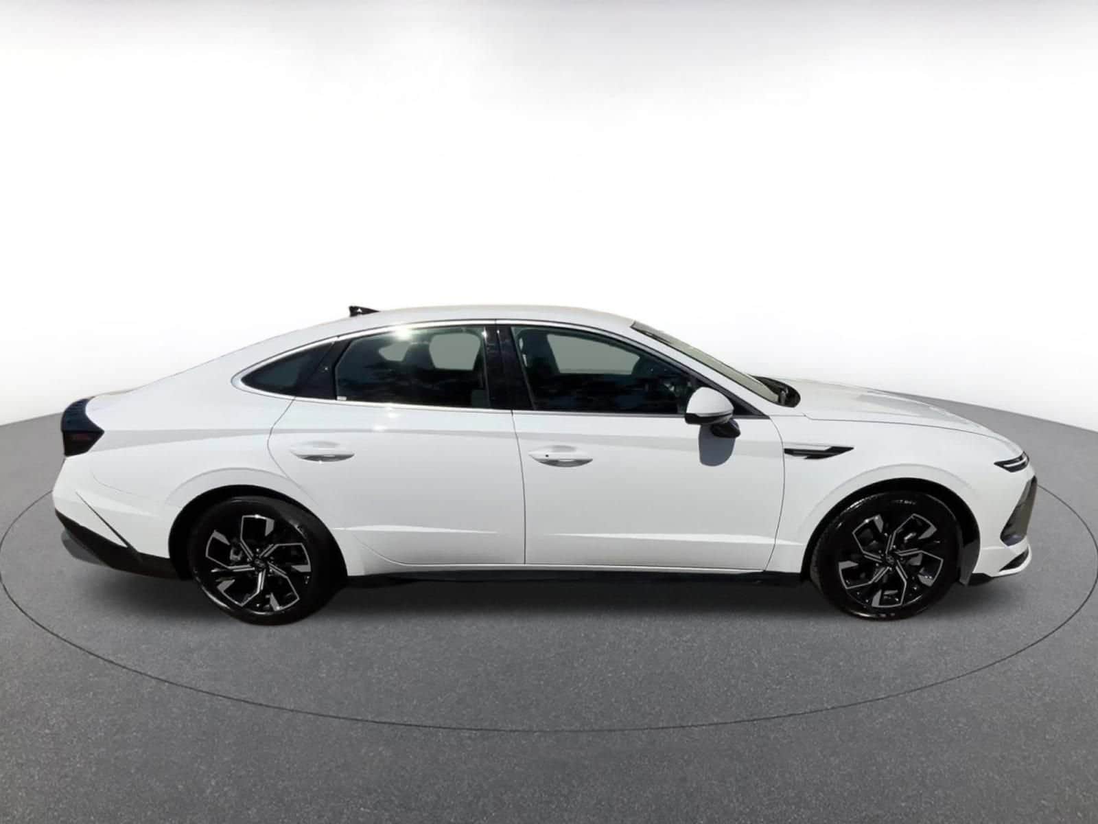 Thumbnail: 2025 Hyundai Sonata - 16