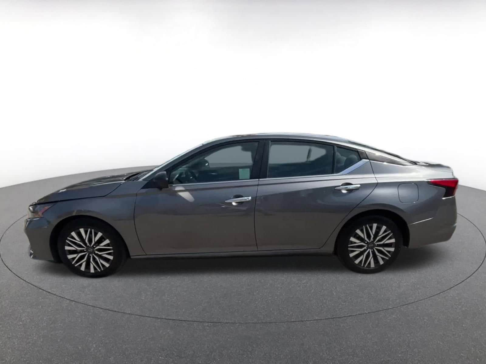 Thumbnail: 2024 Nissan Altima - 9