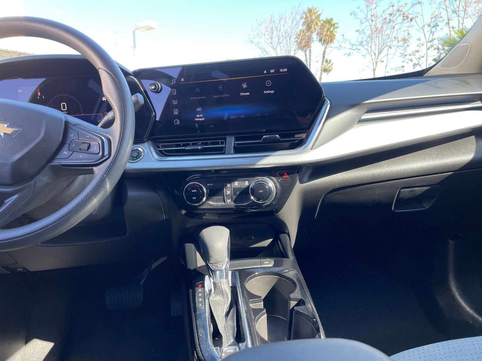 Thumbnail: 2025 Chevrolet Trax - 17