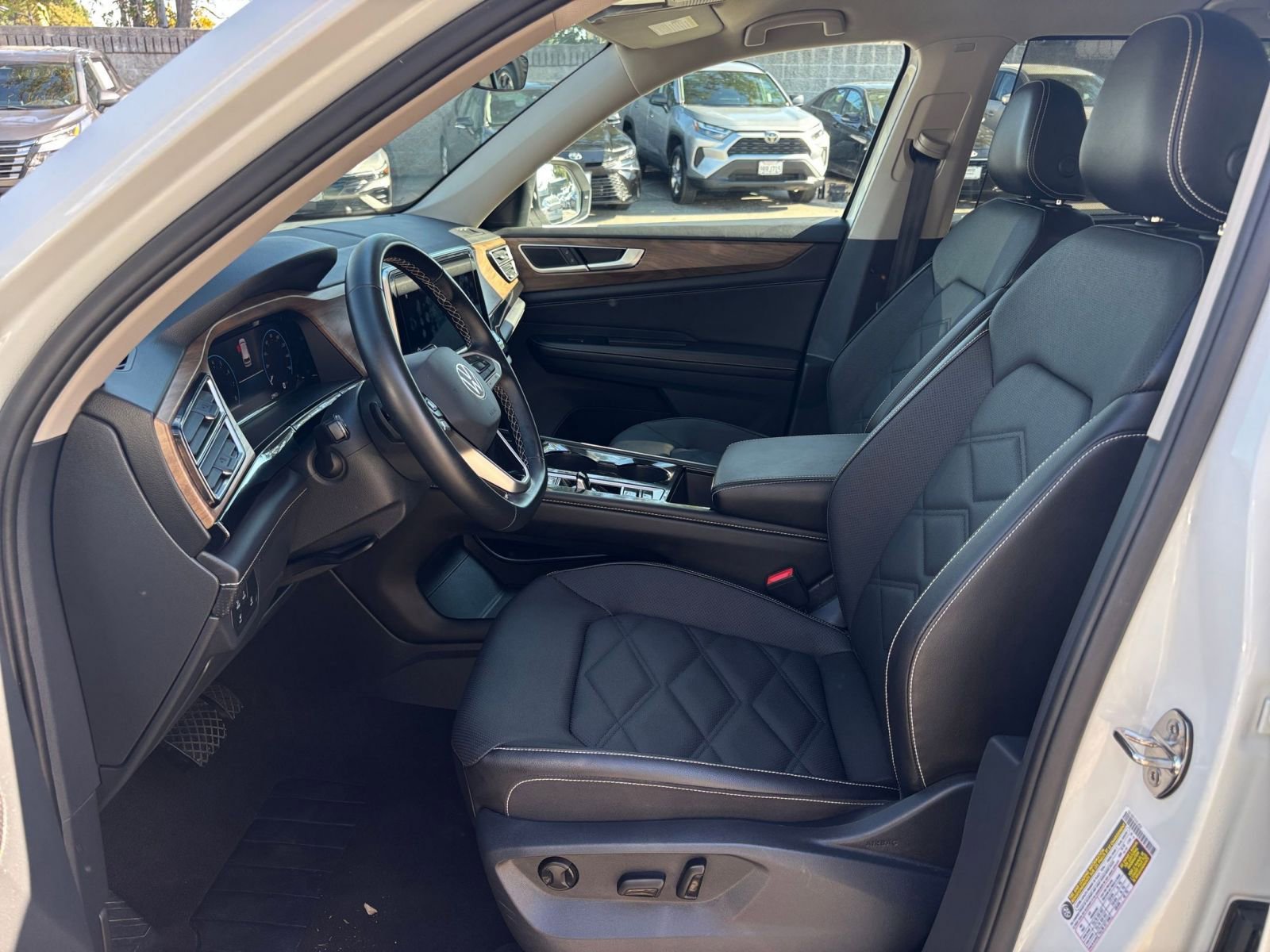 Thumbnail: 2025 Volkswagen Atlas - 28