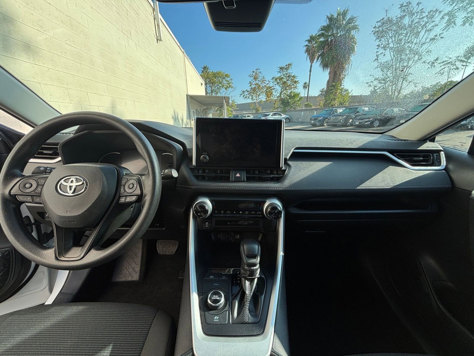 Thumbnail: 2025 Toyota RAV4 - 33