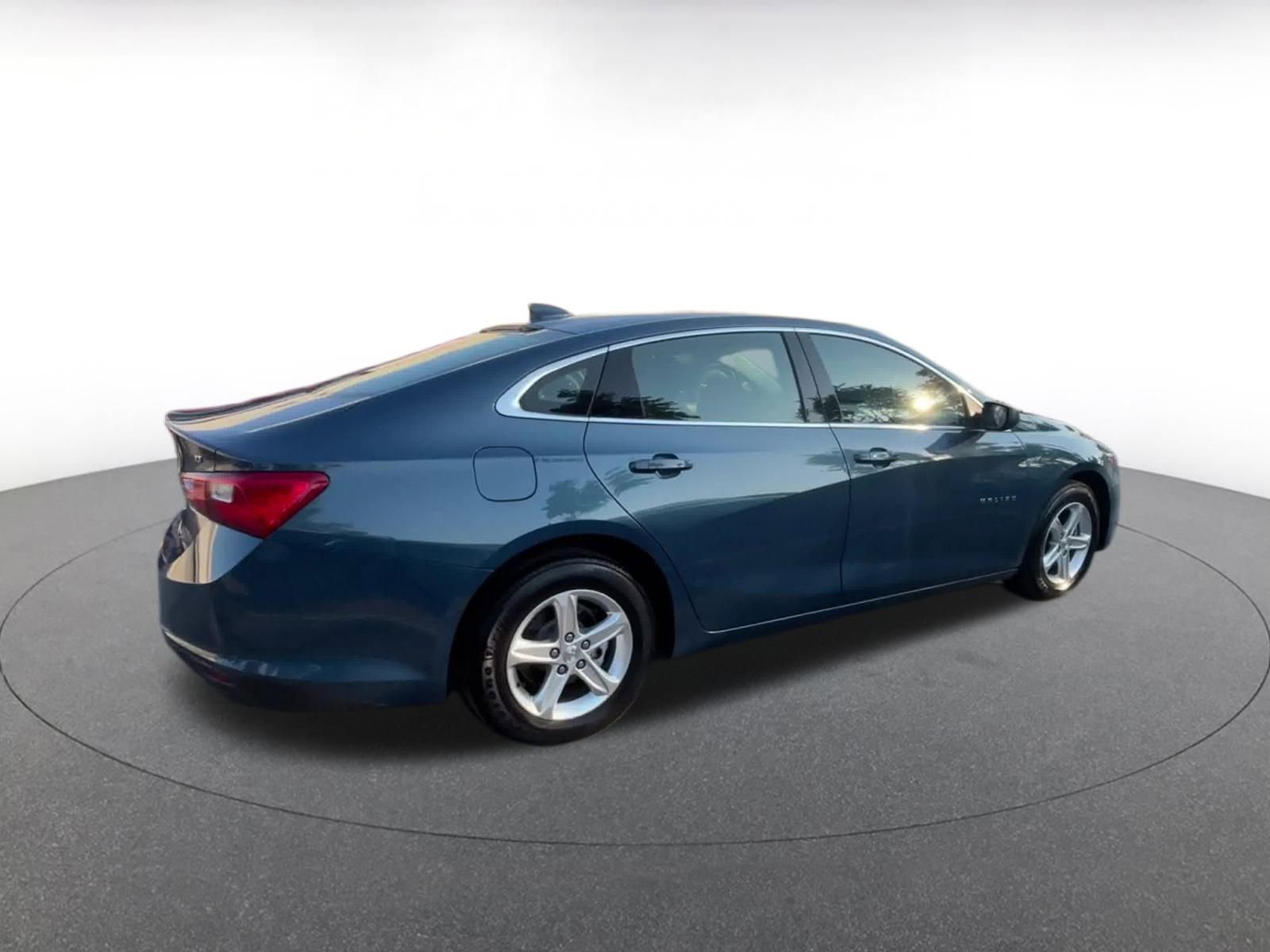 Thumbnail: 2024 Chevrolet Malibu - 14