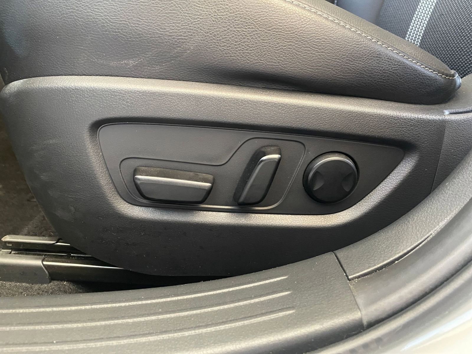 Thumbnail: 2025 Mazda CX-50 - 23