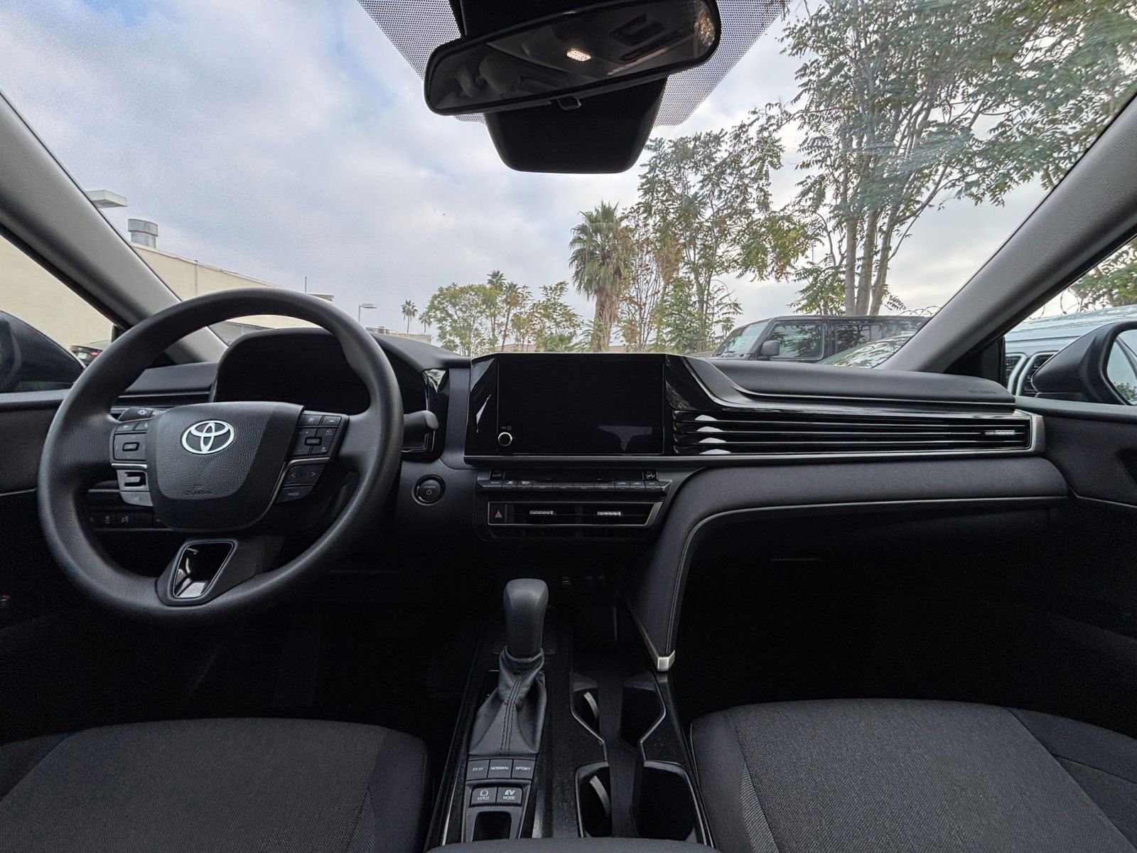 Thumbnail: 2025 Toyota Camry - 33