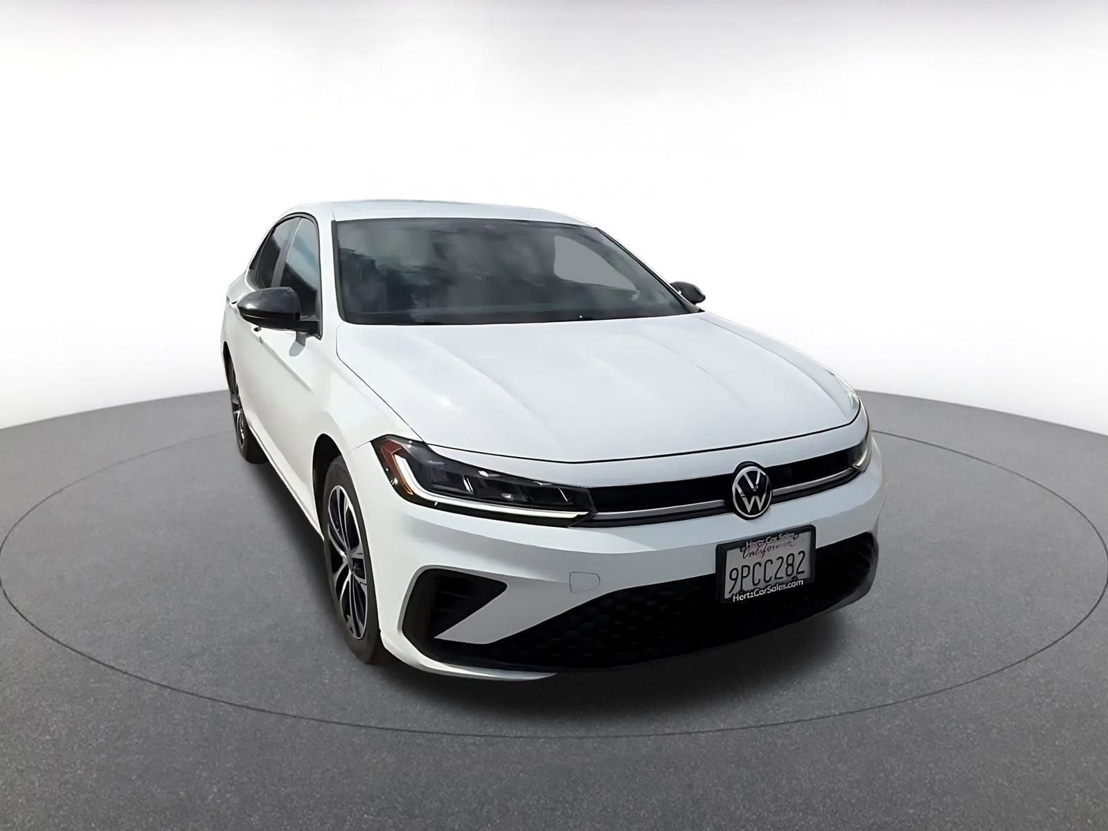 Thumbnail: 2025 Volkswagen Jetta - 3