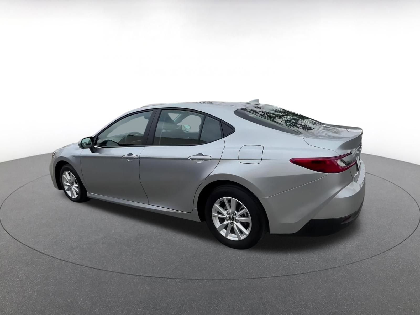 Thumbnail: 2025 Toyota Camry - 10