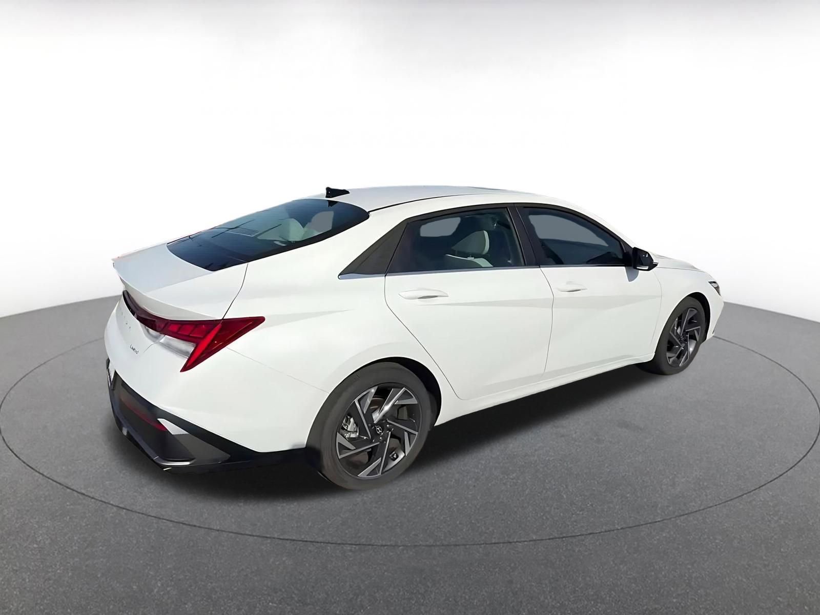 Thumbnail: 2025 Hyundai Elantra - 15