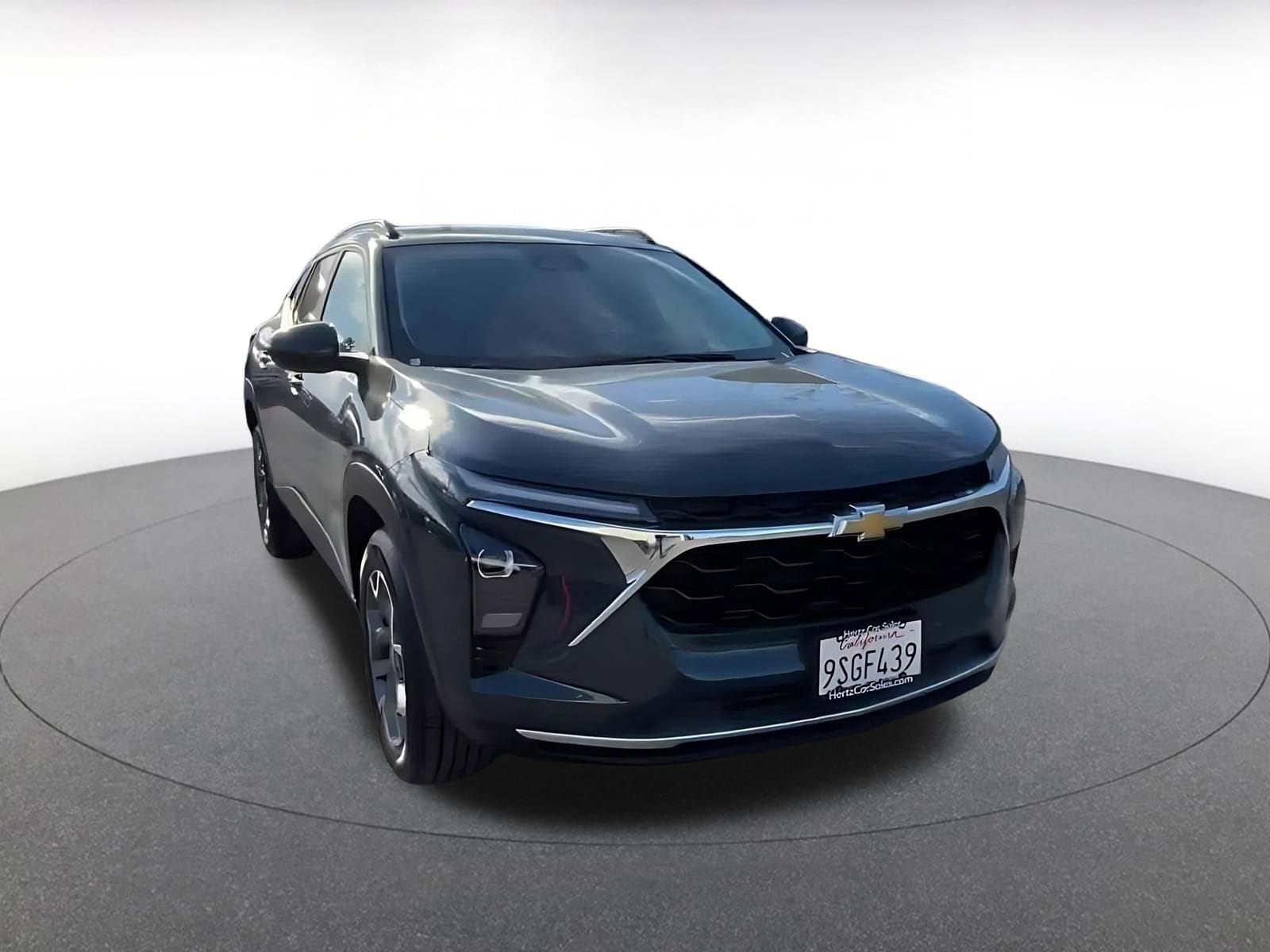 Thumbnail: 2025 Chevrolet Trax - 3