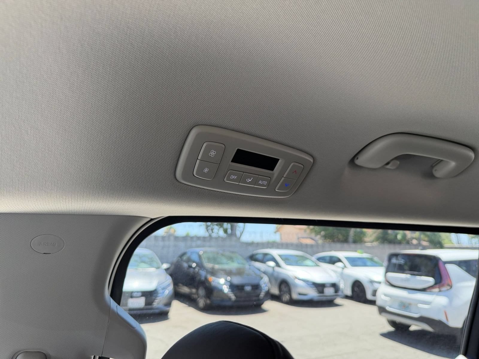 Thumbnail: 2026 Kia Carnival - 24