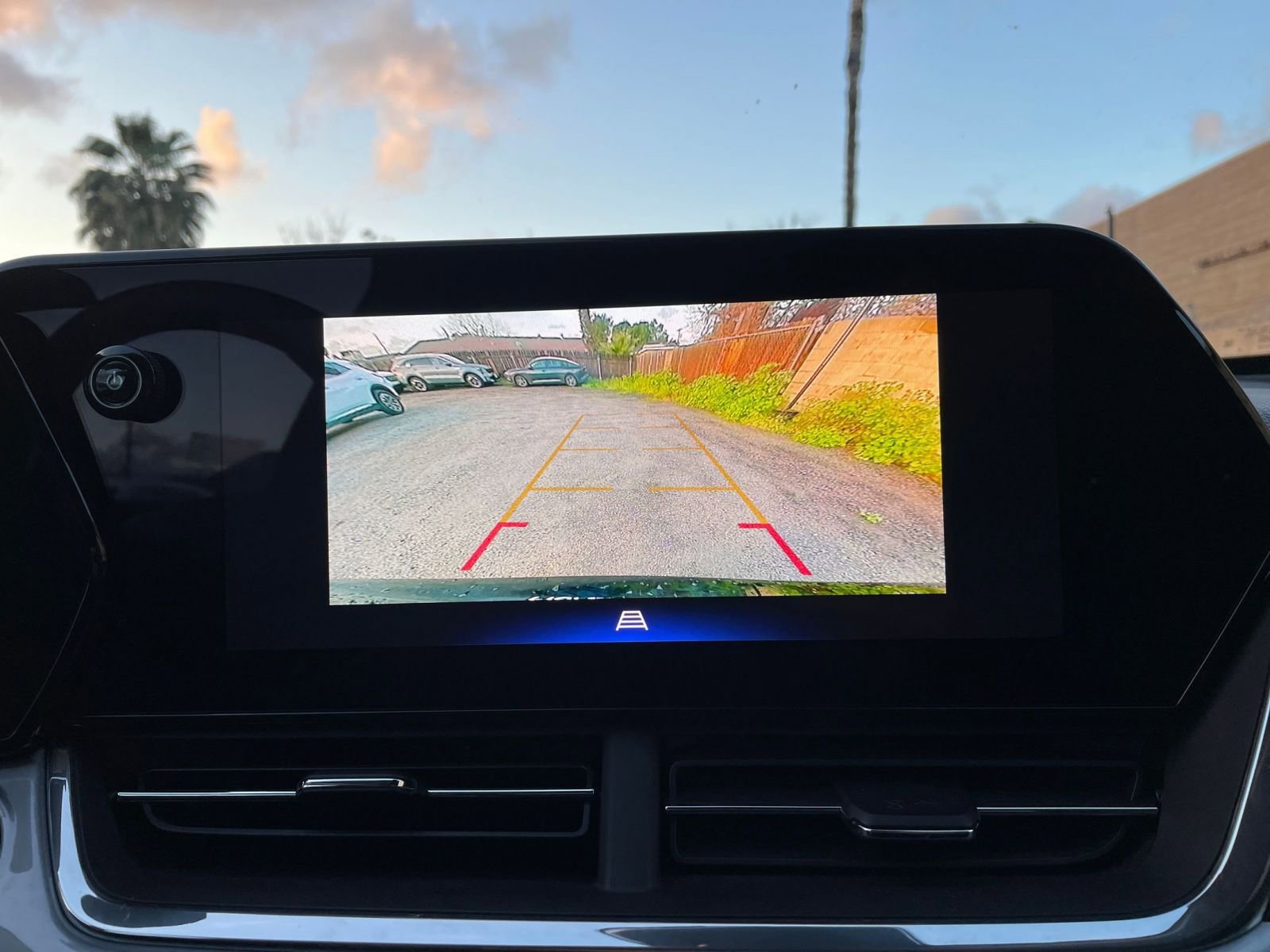 Thumbnail: 2025 Chevrolet Trax - 24