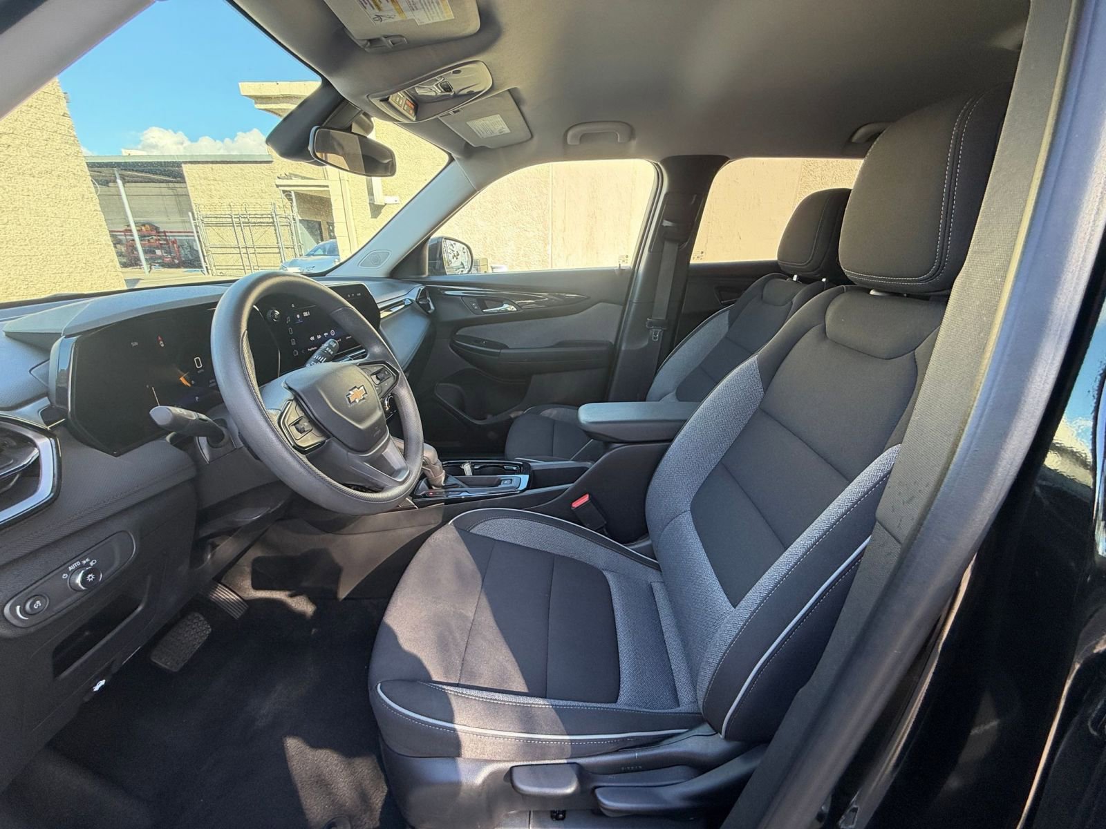 Thumbnail: 2025 Chevrolet TrailBlazer - 25